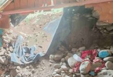Photo of उत्तरकाशी में दर्दनाक हादसा: दीवार ढहने से एक ही परिवार के चार लोग मरे, मासूम बच्चों की हंसी मलबे में दबी