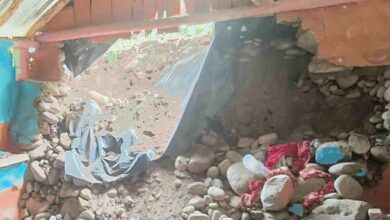 Photo of उत्तरकाशी में दर्दनाक हादसा: दीवार ढहने से एक ही परिवार के चार लोग मरे, मासूम बच्चों की हंसी मलबे में दबी