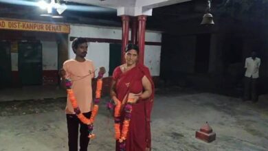 Photo of रसूलाबाद में पति ने पकड़ा पत्नी के प्रेमी को, मंदिर में करवाई शादी, लिखा समझौता नामा