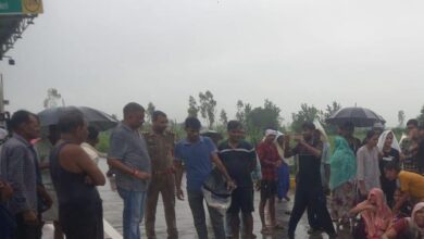 Photo of पीलीभीत में भीषण सड़क हादसा: ट्रक ने SSB जवान और बेटे को कुचला, दोनों की मौके पर मौत, चालक फरार