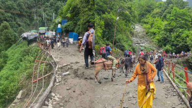 Photo of केदारनाथ यात्रा मार्ग पर जंगलचट्टी में भूस्खलन, दो यात्रियों की मौत, तीन घायल; रेस्क्यू ऑपरेशन जारी
