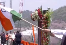Photo of पीएम मोदी ने किया चिनाब रेल ब्रिज का उद्घाटन, वंदे भारत ट्रेन को दिखाई हरी झंडी