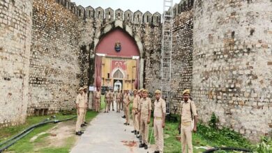 Photo of राजा भैया और उनके पिता उदय प्रताप सिंह भदरी किले में नजरबंद, मोहर्रम के दौरान शांति बनाए रखने के लिए प्रशासन की कार्रवाई