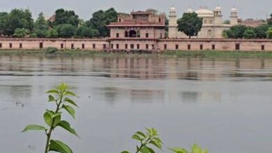Photo of आगरा में यमुना का जलस्तर 486.7 फीट पर, बाढ़ का खतरा नहीं, लेकिन…