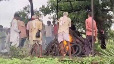 Photo of झालावाड़ स्कूल हादसा: सात मासूमों का अंतिम संस्कार, सगे भाई-बहन कान्हा और मीना की एक ही अर्थी पर विदाई