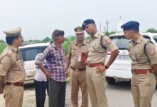 Photo of अलीगढ़ में भाजपा नेता की दिनदहाड़े हत्या: बाइक सवार हमलावरों ने कार में बैठकर मारी गोलियां, पुरानी रंजिश पर जांच