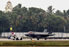 Photo of ब्रिटेन के F-35 जेट विमान ने एक महीने बाद आखिरकार केरल हवाई अड्डे से उड़ान भरी
