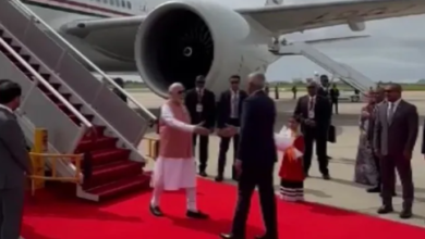 Photo of पीएम मोदी मालदीव पहुंचे, राष्ट्रपति मुइज्जू के साथ गर्मजोशी से गले मिले, कूटनीतिक रीसेट पर जोर
