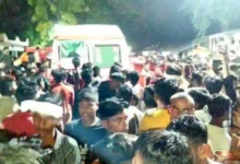 Photo of बाराबंकी: औसानेश्वर महादेव मंदिर में करंट से भगदड़, दो की मौत, इतने घायल
