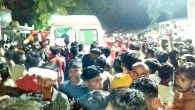 Photo of बाराबंकी: औसानेश्वर महादेव मंदिर में करंट से भगदड़, दो की मौत, इतने घायल
