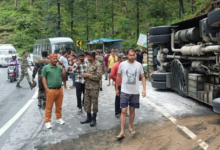 Photo of चमोली हादसा: बदरीनाथ हाईवे पर सोनला के पास सेना के जवानों की बस दुर्घटनाग्रस्त, इतने जवान घायल