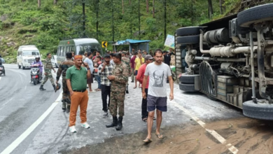 Photo of चमोली हादसा: बदरीनाथ हाईवे पर सोनला के पास सेना के जवानों की बस दुर्घटनाग्रस्त, इतने जवान घायल