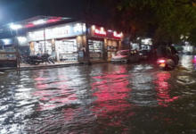 Photo of आगरा में मूसलाधार बारिश: हाईवे और सड़कें बनीं तालाब, जाम से जनजीवन प्रभावित; जानें अगले कुछ दिनों का मौसम पूर्वानुमान