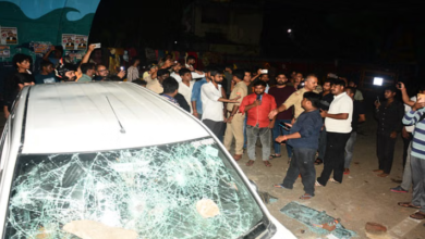Photo of प्रयागराज में हाईकोर्ट फ्लाईओवर के पास भीषण हादसा: बेकाबू कार ने चार को कुचला, दो महिलाओं की मौत, दो गंभीर
