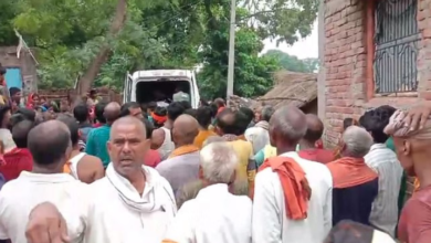 Photo of बलिया में दर्दनाक हादसा: बाबा धाम जा रही श्रद्धालुओं की पिकअप को ट्रेलर ने मारी टक्कर, इतनी मौतें, 21 घायल