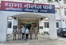 Photo of शारदा यूनिवर्सिटी की छात्रा ने हॉस्टल में आत्महत्या की, प्रोफेसरों पर उत्पीड़न का आरोप
