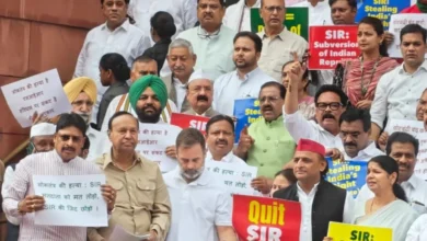 Photo of राहुल गांधी और अखिलेश यादव समेत विपक्षी सांसदों ने संसद के बाहर विरोध प्रदर्शन किया