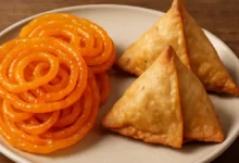 Photo of भारत के पसंदीदा स्नैक्स समोसा और जलेबी भी खतरे में, सिगरेट के साथ स्वास्थ्य चेतावनी सूची में शामिल