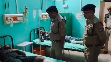 Photo of सुल्तानपुर: पुलिस मुठभेड़ में तीन गो-तस्कर गिरफ्तार, दो के पैर में लगी गोली