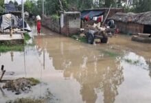 Photo of बदायूं में गंगा की बाढ़ से इतने गांव जलमग्न, 14,000 से अधिक लोग प्रभावित; राहत कार्य तेज