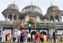 Photo of फतेहपुर में मकबरे पर बवाल: मंदिर का दावा, मकबरे में तोड़फोड़, 20 मिनट तक कब्जा; इतना पर केस दर्ज