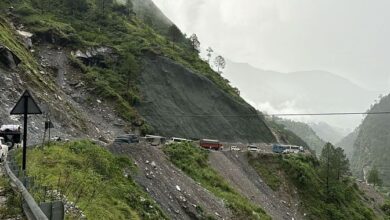 Photo of उत्तराखंड: बदरीनाथ धाम, हेमकुंड साहिब और केदारनाथ यात्रा पर रोक, भारी बारिश के अलर्ट के चलते जिला प्रशासन का फैसला