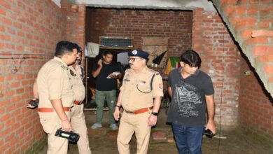Photo of बदायूं डबल मर्डर: दातागंज के बीरमपुर में मां-बेटी की गला रेतकर हत्या, मौसेरा भाई हिरासत में