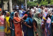 Photo of यूपी में गहराया खाद संकट: किसानों का प्रदर्शन, पुलिस ने भांजी लाठियां, विभाग का दावा- इतने दिन का स्टॉक