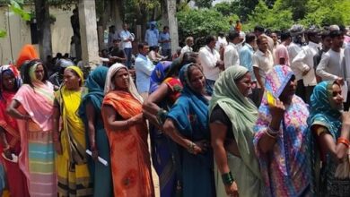 Photo of यूपी में गहराया खाद संकट: किसानों का प्रदर्शन, पुलिस ने भांजी लाठियां, विभाग का दावा- इतने दिन का स्टॉक