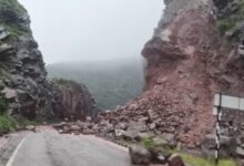 Photo of उत्तराखंड और जम्मू-कश्मीर में बारिश का कहर: तवाघाट-सोबला सड़क बाधित, रामबन-रियासी में भूस्खलन का खतरा