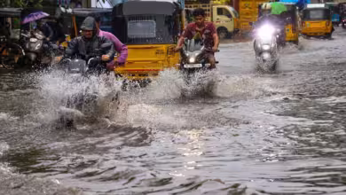 Photo of चेन्नई में भारी बारिश, बादल फटने के बाद शहर के मनाली इलाके में रेड अलर्ट