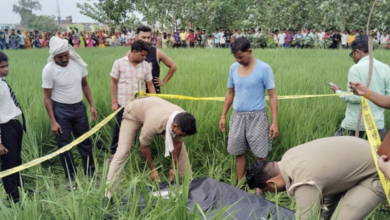 Photo of संभल में दसवीं के छात्र की गला रेतकर हत्या, धान के खेत में खून से लथपथ मिला शव; इस बात की आशंका