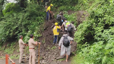 Photo of उत्तराखंड: भारी बारिश ने रोकी चारधाम यात्रा, यमुनोत्री हाईवे लगातार दूसरे दिन बंद, नदियों का बढ़ता जलस्तर बनी चिंता