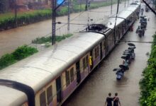 Photo of मुंबई में भारी बारिश के कारण हार्बर और सेंट्रल लाइनों पर लोकल ट्रेन सेवाएं प्रभावित