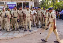 Photo of हैदराबाद: दिनदहाड़े ज्वेलरी की दुकान में लूटपाट के दौरान गोलीबारी, मैनेजर घायल