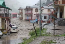 Photo of उत्तरकाशी में बादल फटा: उत्तराखंड के धराली में अचानक आई बाढ़ ,कई लापता 4 की मौत
