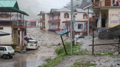 Photo of उत्तरकाशी में बादल फटा: उत्तराखंड के धराली में अचानक आई बाढ़ ,कई लापता 4 की मौत