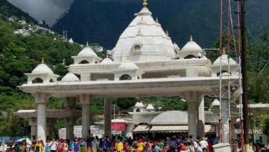 Photo of कटरा में भारी बारिश के कारण वैष्णो देवी यात्रा अस्थायी रूप से निलंबित कर दी गई