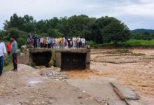 Photo of अखनूर में बादल फटने से तबाही: सुमाह खड़ नाला उफान पर, 200 से ज्यादा घर जलमग्न, चिनाब नदी का जलस्तर खतरे के करीब