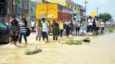 Photo of यूपी पीईटी 2025: शाहजहांपुर में बाढ़ के कारण छह परीक्षा केंद्र बदले, दिल्ली-लखनऊ हाईवे पर भरा पानी