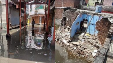 Photo of मथुरा-वृंदावन में यमुना की बाढ़ से हाहाकार: बांके बिहारी मंदिर मार्ग जलमग्न, अयोध्या नगर में मकान ढहा