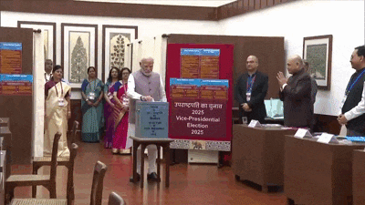 Photo of उपराष्ट्रपति चुनाव 2025: मतदान जारी, पीएम मोदी ने किया पहला वोट, विपक्ष ने बताया ‘आत्मा बचाने का युद्ध’