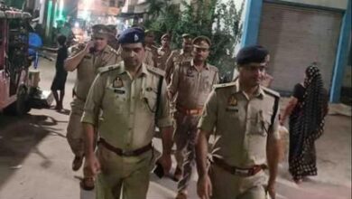 Photo of भगीपुर फायरिंग केस: एटा में एसएसपी का कड़ा एक्शन, गोदाम चौकी निलंबित, लोगों से सहयोग की अपील
