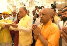 Photo of अयोध्या में मॉरीशस के पीएम नवीनचंद्र रामगुलाम का भव्य स्वागत, रामलला के दरबार में दर्शन-पूजन किया; सीएम योगी ने एयरपोर्ट पर की अगवानी