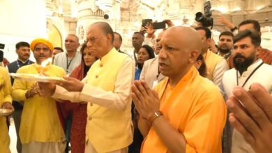 Photo of अयोध्या में मॉरीशस के पीएम नवीनचंद्र रामगुलाम का भव्य स्वागत, रामलला के दरबार में दर्शन-पूजन किया; सीएम योगी ने एयरपोर्ट पर की अगवानी