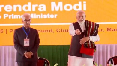 Photo of मणिपुर पहुंचे पीएम मोदी, परियोजनाओं का शिलान्यास; चुराचांदपुर में विस्थापितों से मुलाकात, भारी बारिश में सड़क मार्ग से यात्रा