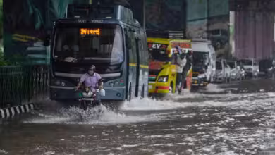 Photo of जम्मू-कश्मीर में भारी बारिश की चेतावनी के चलते आज स्कूल बंद