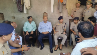 Photo of मेरठ सरधना के सलावा में मछली विवाद से भड़का सांप्रदायिक तनाव: पथराव और लाठियां चलीं, 9 घायल; DM-SSP पहुंचे, भारी पुलिस तैनात