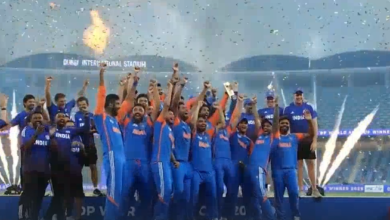 Photo of एशिया कप 2025: भारत ने पीसीबी प्रमुख से ट्रॉफी लेने से इनकार किया, खाली हाथ मंच पर मनाया जश्न