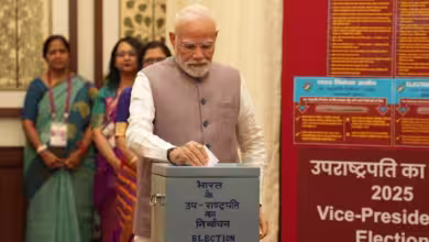 Photo of उपराष्ट्रपति चुनाव 2025: मतदान जारी, पीएम मोदी ने किया पहला वोट, विपक्ष ने बताया ‘आत्मा बचाने का युद्ध’